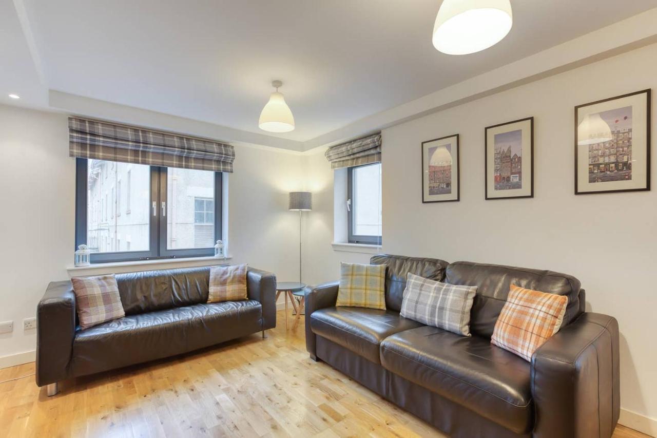 *amazing Location!*in Heart Of The City. 2br & Cot EDI