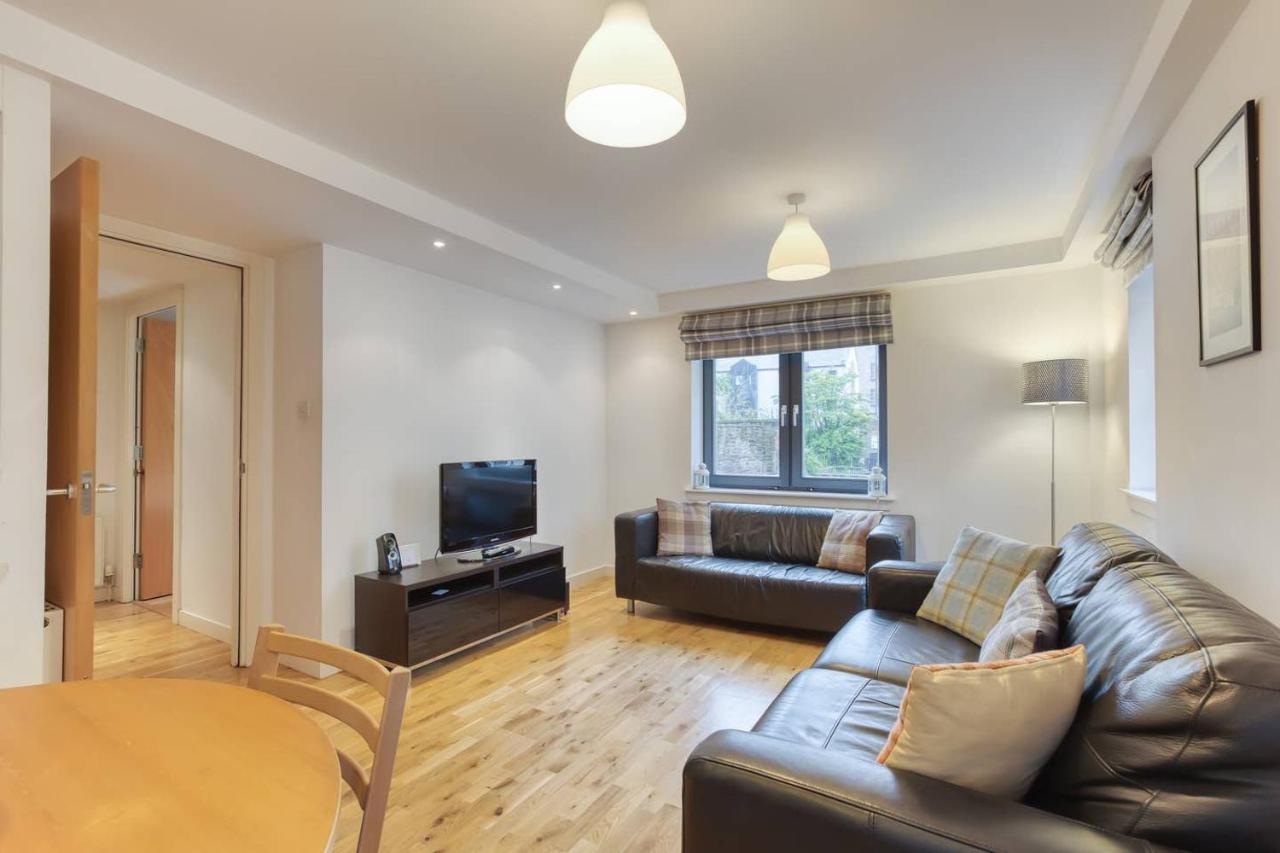 *amazing Location!*in Heart Of The City. 2br & Cot Appartement Édimbourg